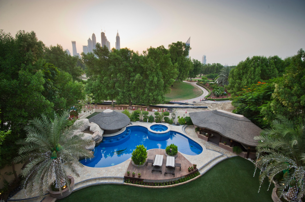 https://lmcdubai.com/wp-content/uploads/2014/01/p1111906614-5-1050x698.jpg
